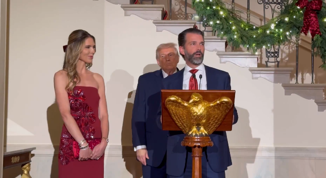 Старший син Трампа Дональд-молодший заручився зі своєю дівчиною, світською левицею Беттіною Андерсон